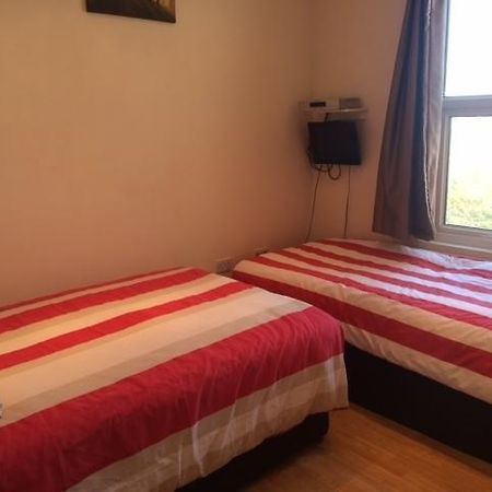 Nite Inn Bed & Breakfast Λιντς Εξωτερικό φωτογραφία